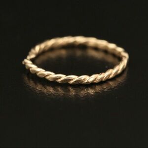14K Gold Twisted Broken Ring